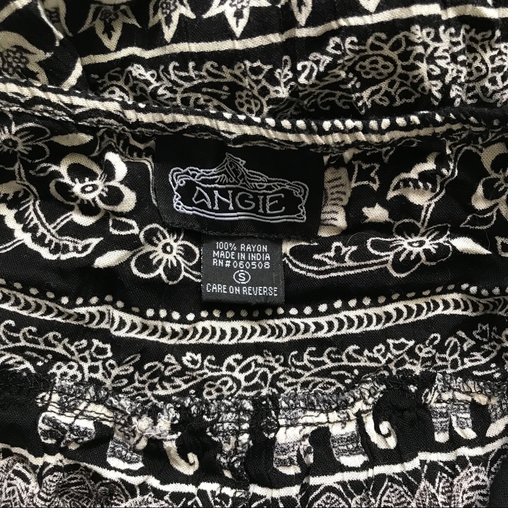 Vintage Pattern Romper With Pockets - image 3